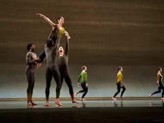 Ballet de l'Opera de Lyon / Merce Cunningham-Exchange- Festival Montpellier Danse 2019-By Arnaud Caravielhe