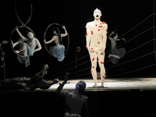 photographe-montpellier-scene-Dairakudakan-Virus- Festival Montpellier Danse 2013-Opera Comedie-Arnaud Caravielhe