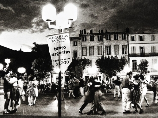 Tango de rue-Festival Montpellier Danse 1994-by Arnaud Caravielhe