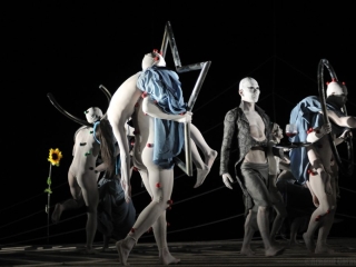 photographe-montpellier-scene-dairakudakan-virus-festival-montpellier-danse-2013-by-Arnaud Caravielhe